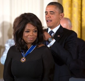Oprah_Winfrey_receives_2013_Presidential_Medal_of_Freedom