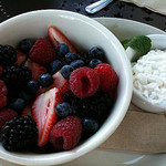 Cottage Cheese and Berries